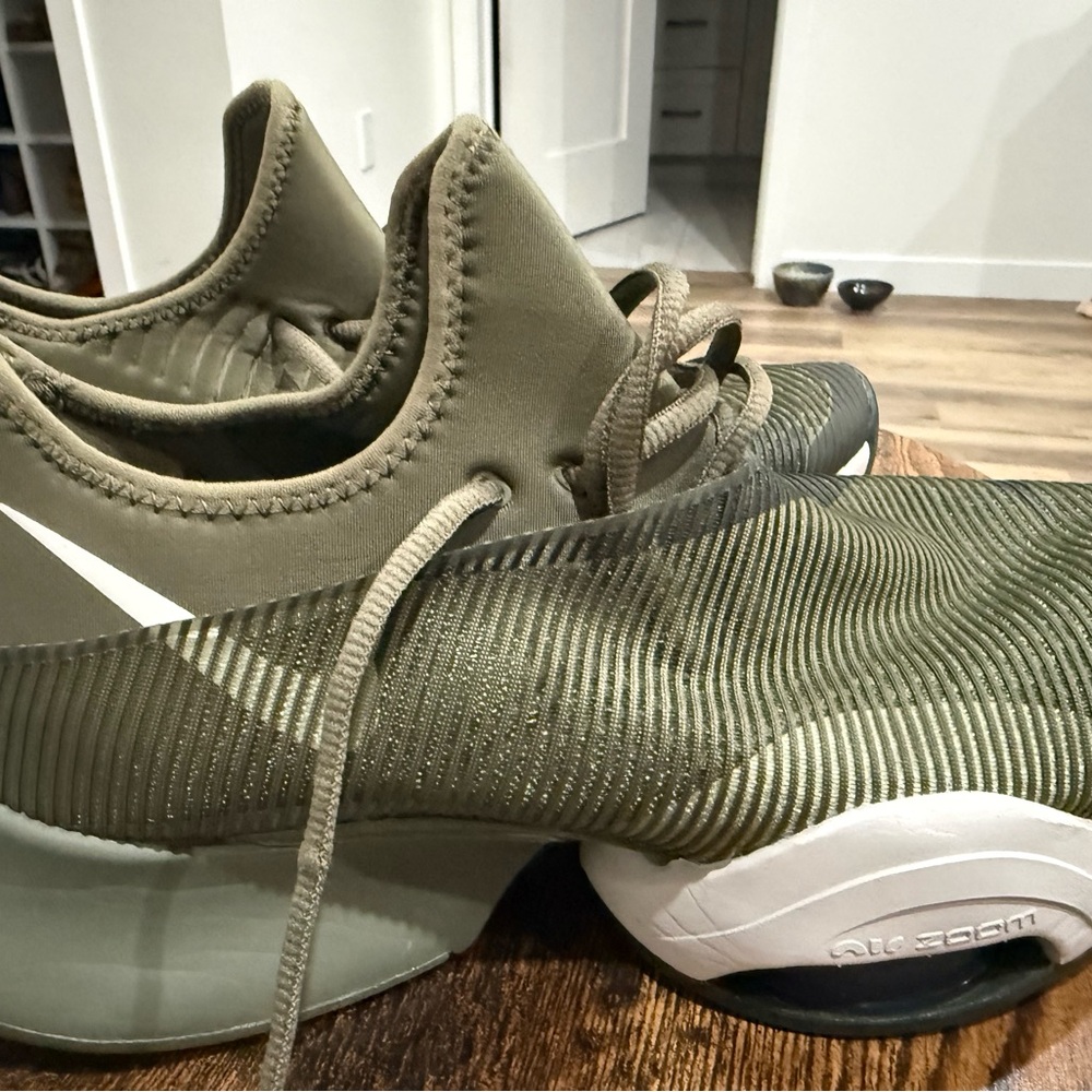 Nike Men’s Olive Green Low-Top Sneakers